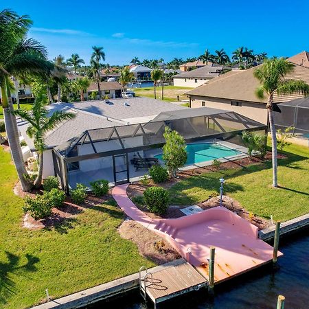 Waterfront Cape Coral Home With Private Pool! エクステリア 写真