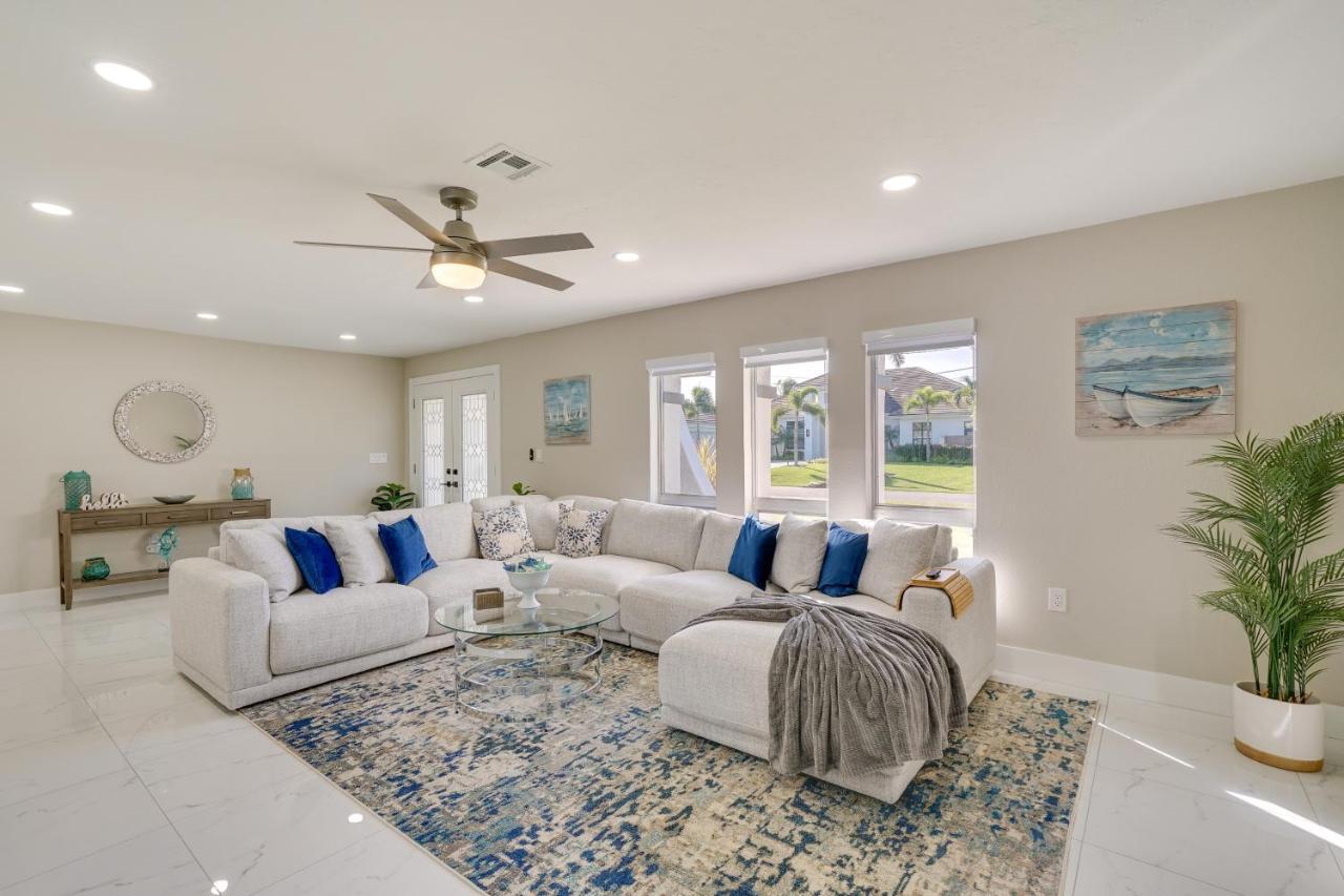 Waterfront Cape Coral Home With Private Pool! エクステリア 写真