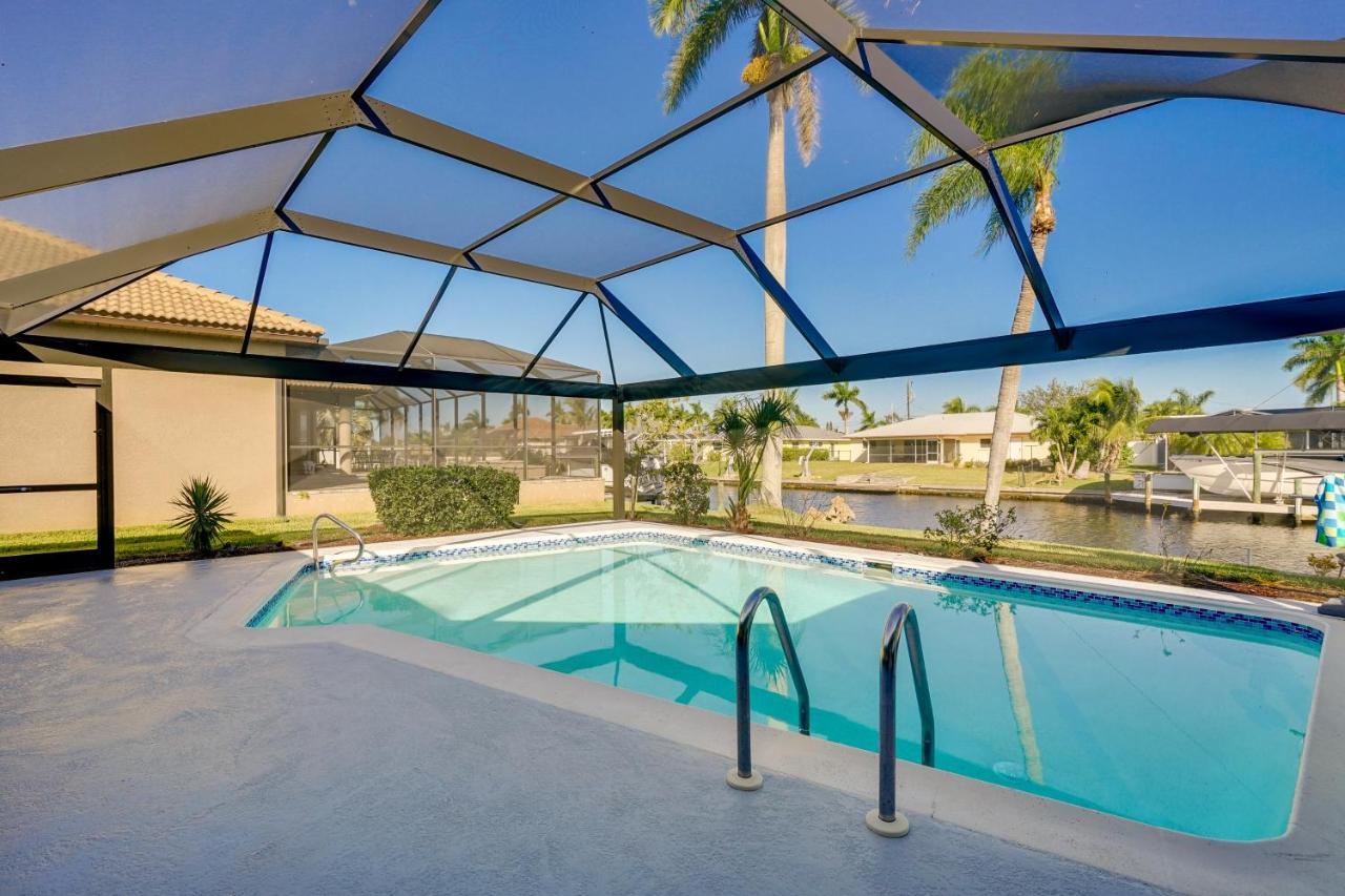 Waterfront Cape Coral Home With Private Pool! エクステリア 写真