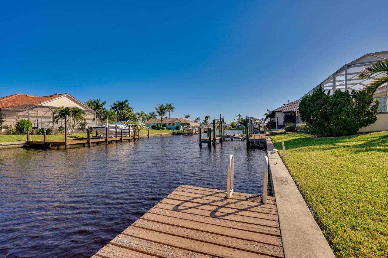 Waterfront Cape Coral Home With Private Pool! エクステリア 写真