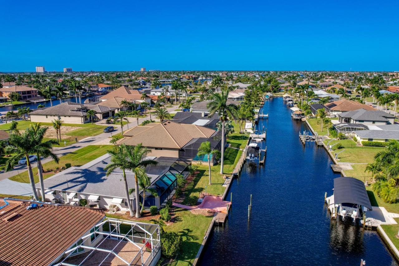 Waterfront Cape Coral Home With Private Pool! エクステリア 写真