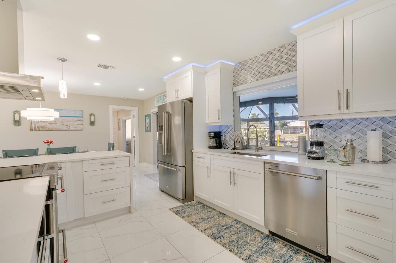 Waterfront Cape Coral Home With Private Pool! エクステリア 写真