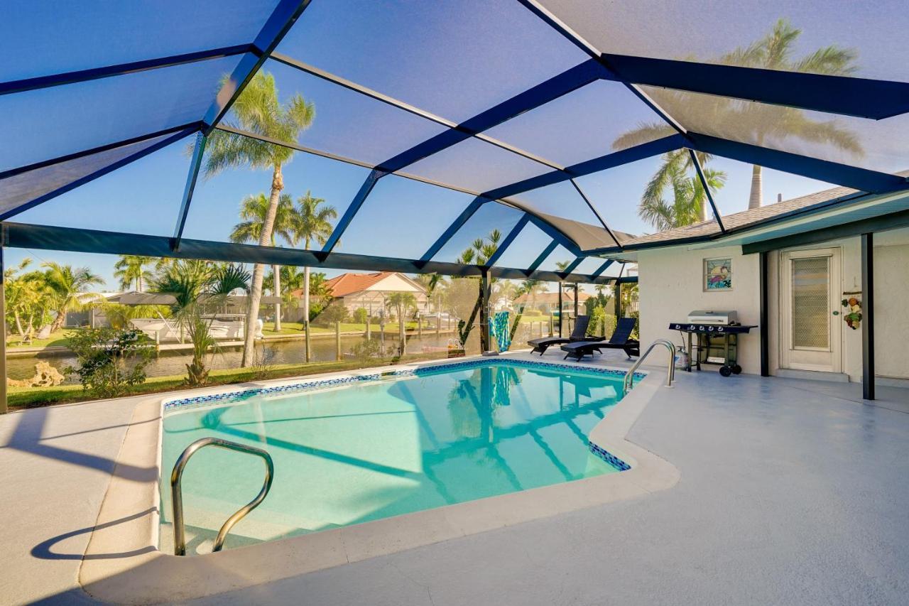 Waterfront Cape Coral Home With Private Pool! エクステリア 写真