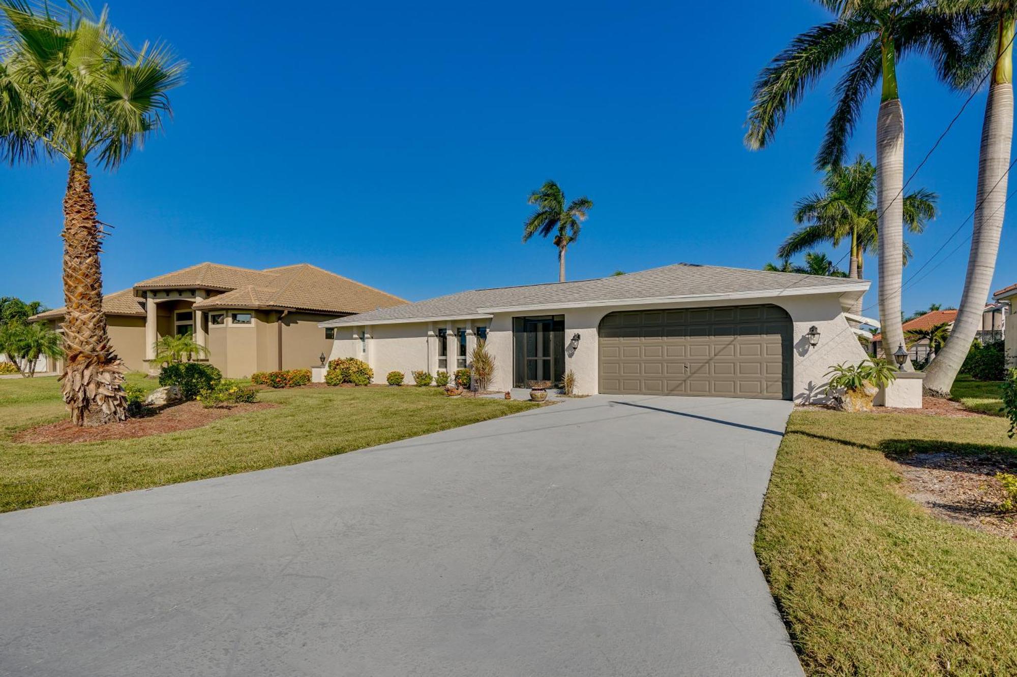 Waterfront Cape Coral Home With Private Pool! エクステリア 写真